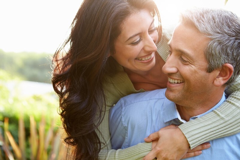 Mantener la intimidad y la comunicación en pareja después del cáncer de próstata